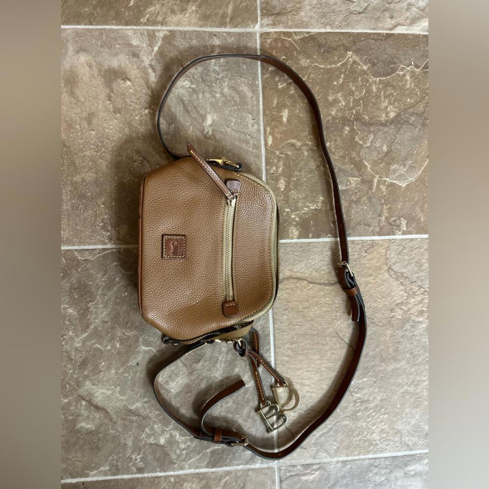Dooney & Bourke Tan Leather Bag. - Picture 2 of 4
